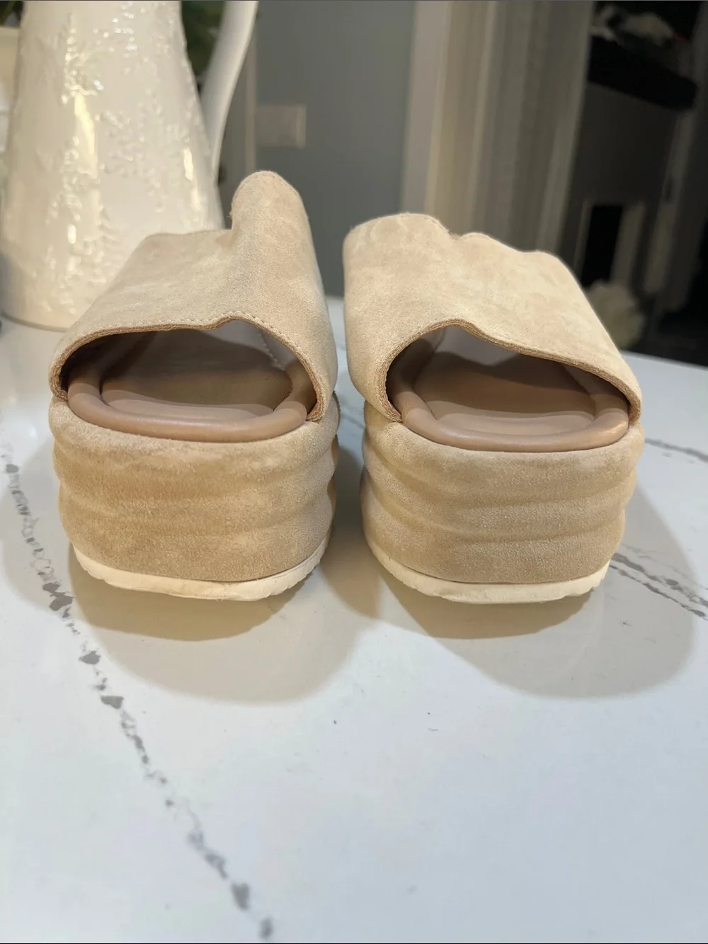 Cordani Made in Italy Beige Suede Platform Slide Sandals size W41 (10)